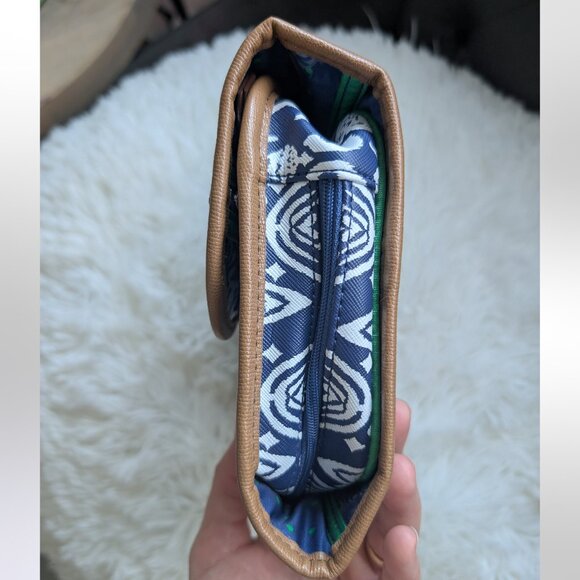 Stella & Dot, Hanging Travel Roll Organizer, Blue/White Ikat Print - Picture 5 of 13